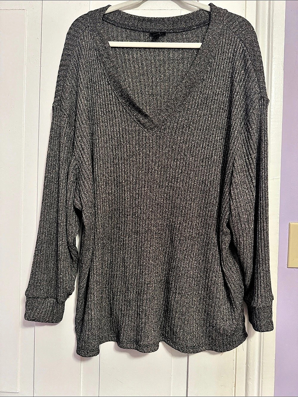 Torrid Ribbed V-Neck Top Gray Size 2